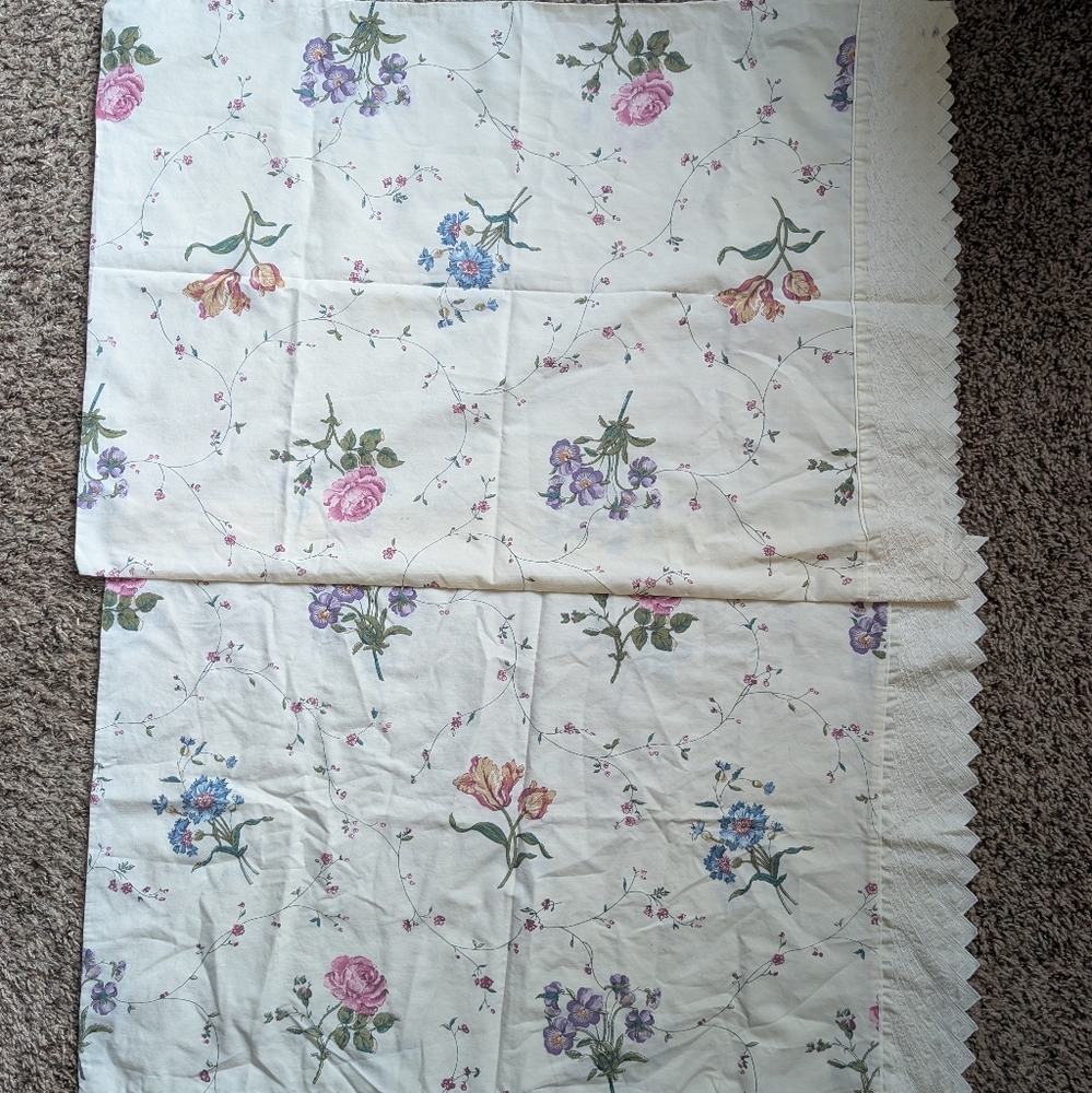 Pair Vintage Atelier Martex Floral Pillowcases Standard Musée Beaux Arts 1983